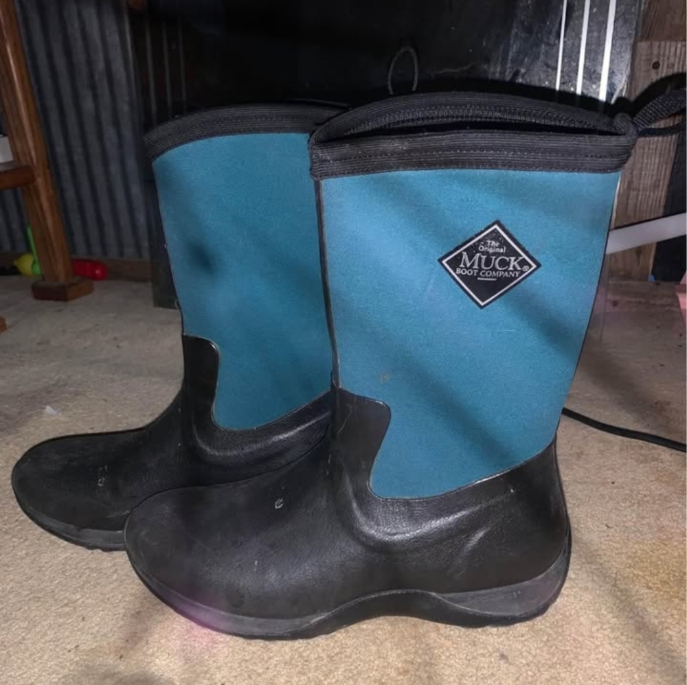 Muck Boot Company Black and Teal Boots